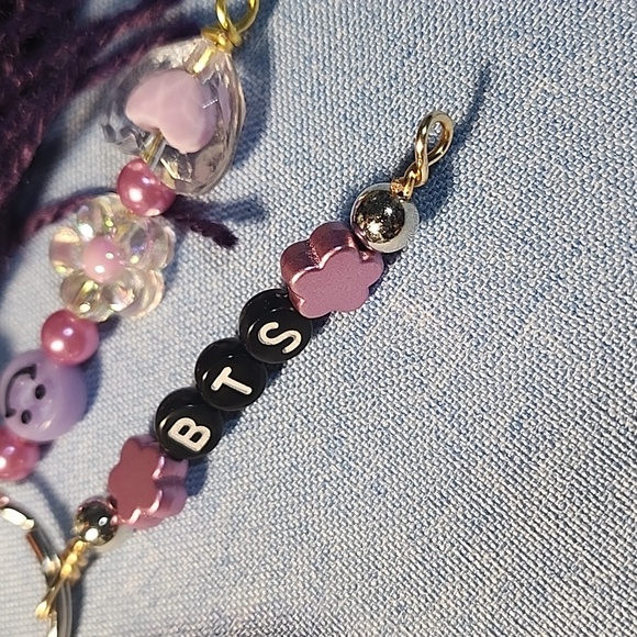 🎤BTS Inspired Keychain - Picture 2 of 3